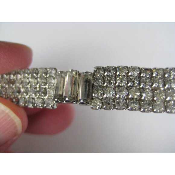 Vintage Rhinestone Silvertone Brooch Pin Bar - Picture 5 of 5